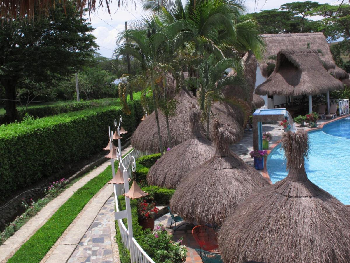 Hotel Campestre San Joaquin Garzon  ภายนอก รูปภาพ