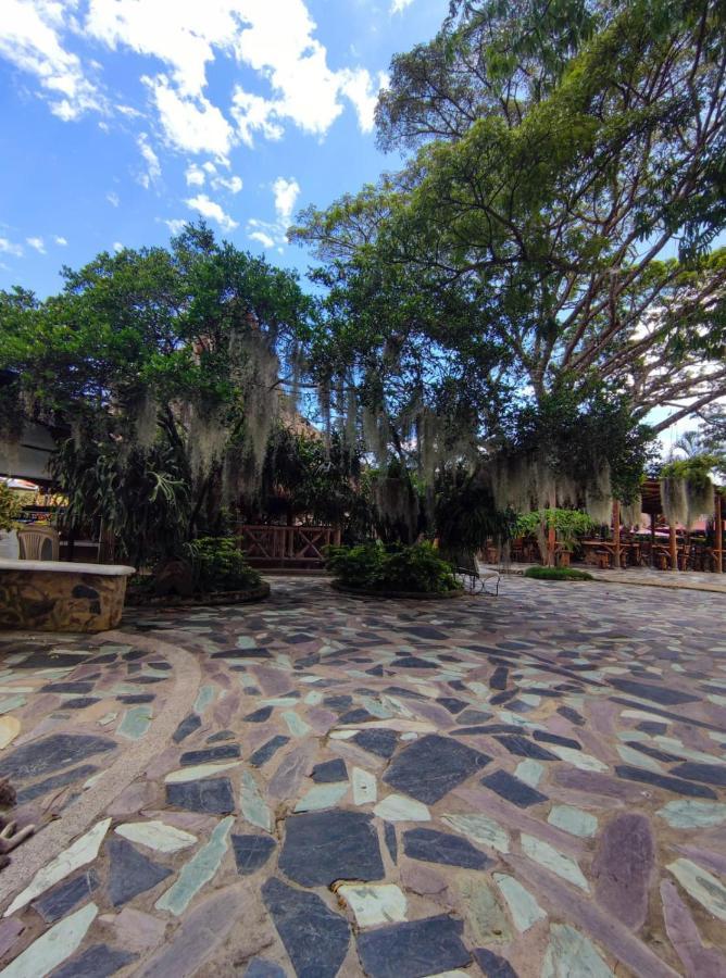 Hotel Campestre San Joaquin Garzon  ภายนอก รูปภาพ
